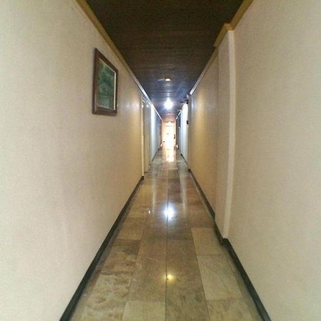 Suzuki Beach Hotel Olongapo Buitenkant foto