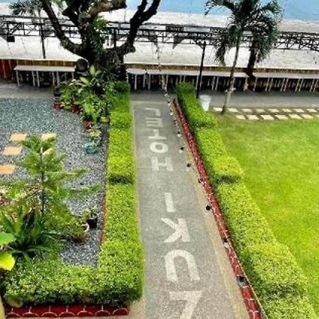 Suzuki Beach Hotel Olongapo Buitenkant foto