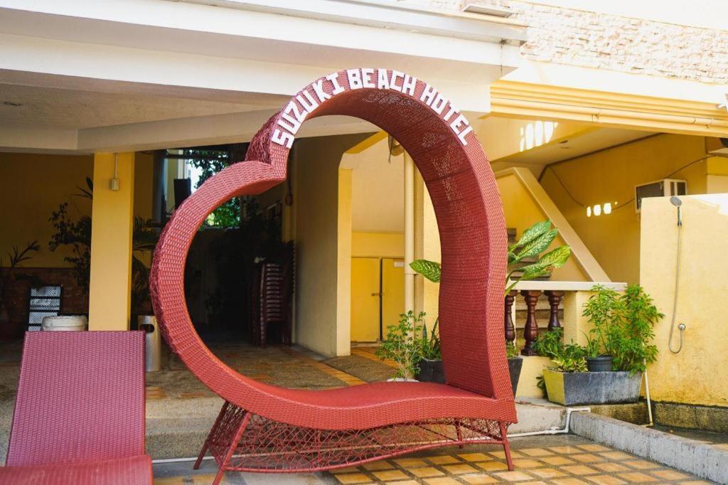 Suzuki Beach Hotel Olongapo Buitenkant foto