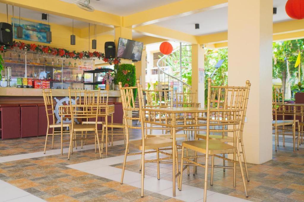 Suzuki Beach Hotel Olongapo Buitenkant foto