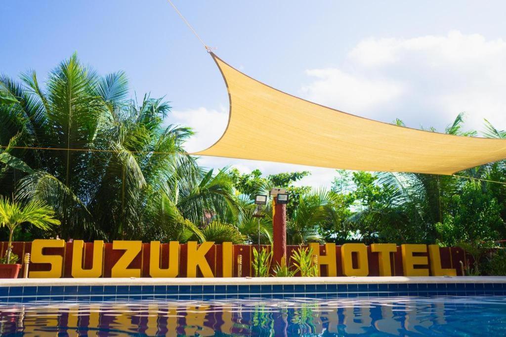 Suzuki Beach Hotel Olongapo Buitenkant foto